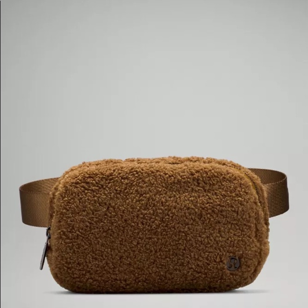 Lululemon fleece belt bag